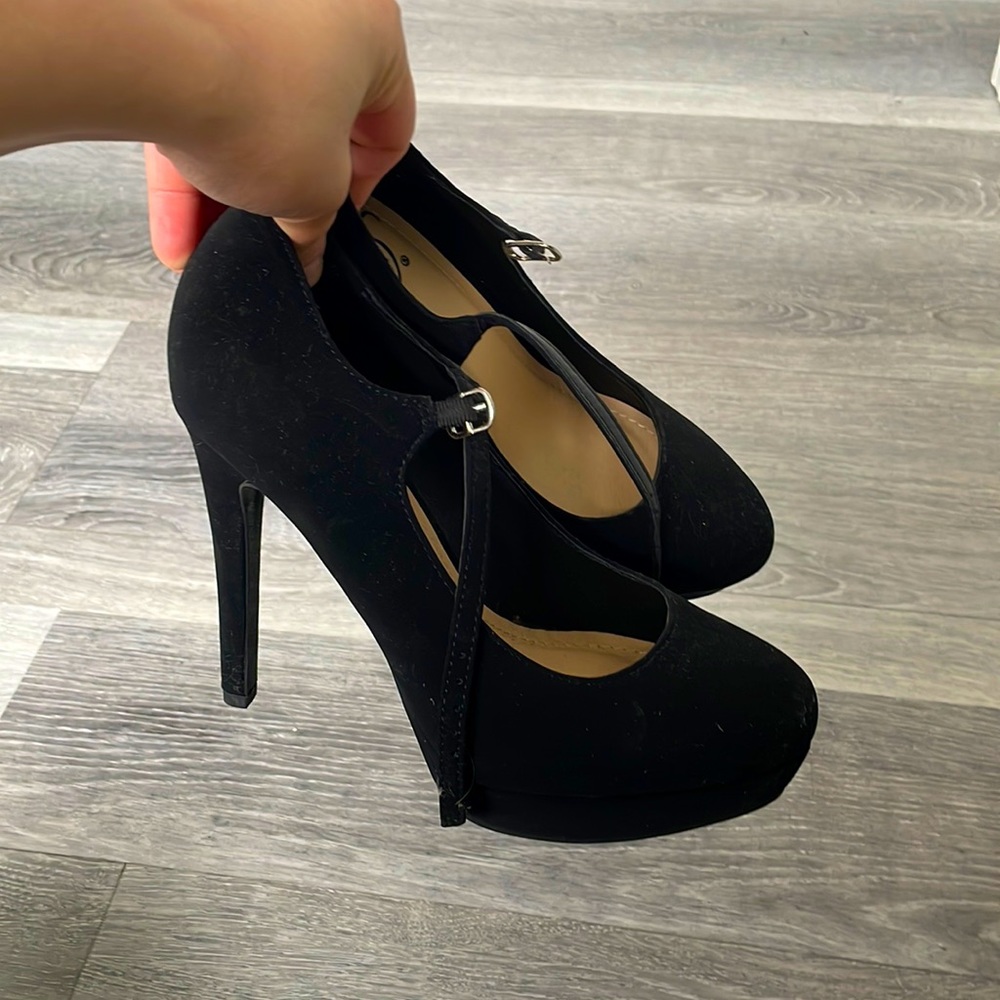 Heels size 7 worn once.